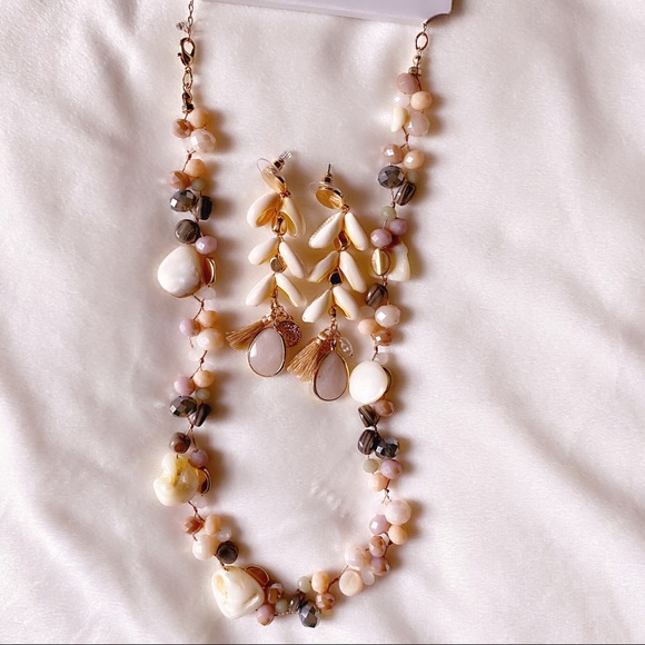 Jewelry - Necklace & Earring Bundle